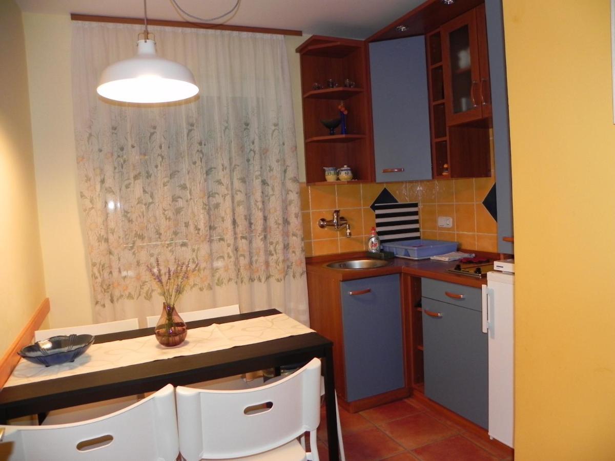 Apartments Katalenic Selce Esterno foto